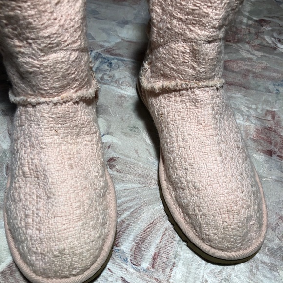 Ugg Heirloom Lace Up Pink Boots - Picture 4 of 9